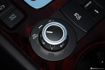 2011款途锐V6 3.0TSI汽油舒适型