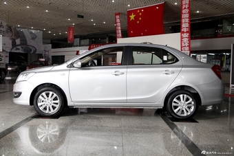 2013款奇瑞E3 1.5手动风尚版图片