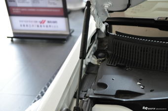 2013款克莱斯勒300C 3.6L自动尊崇版