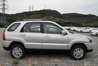 2013款狮跑2.0L GL自动两驱版