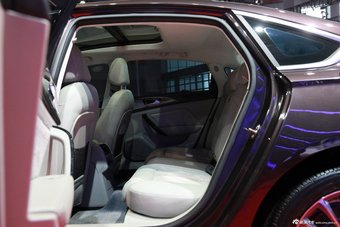 2015上海车展：众泰Z700