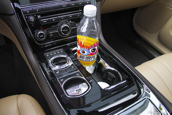 2015款捷豹XJL 2.0T两驱典雅商务版