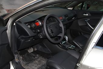 2013款东风雪铁龙C5到店实拍