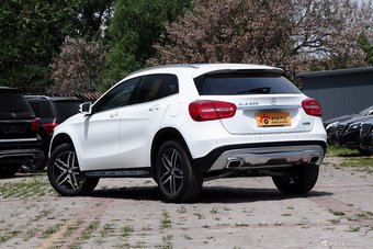 2015款奔驰GLA200时尚型