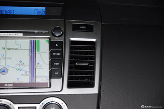 2013款马自达8 2.5L自动尊贵版