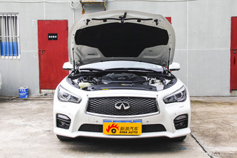 2015款英菲尼迪Q50L 2.0T自动豪华运动版