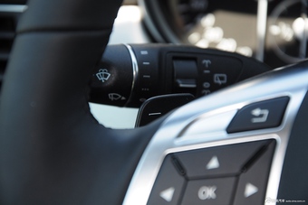 2015款奔驰ML320 4MATIC