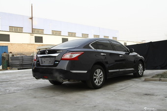 2013款天籁实拍图