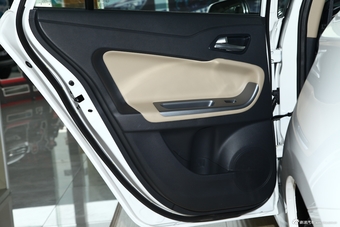 2014款福美来M5 1.6L自动舒适型