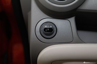 2013款新赛欧三厢1.2L手动温馨版