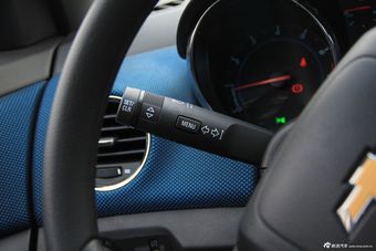 2012款科鲁兹1.6T SE手动运动版