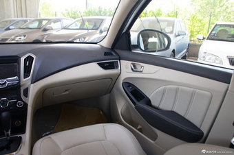 2013款 艾瑞泽7 1.6L DVVT CVT致尊版实拍