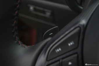 2016款马自达3昂克赛拉2.0L自动两厢旗舰型