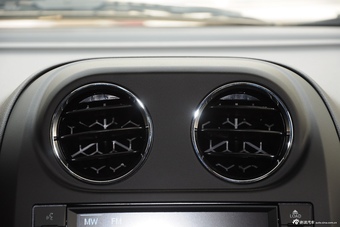 2014款自由客2.0L运动增强版