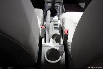 2015上海车展：悦翔V3