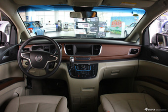 2014款GL8商务车2.4L自动CT豪华商务舒适版图片