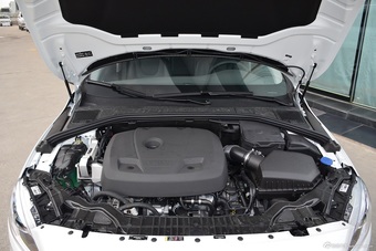 2017款沃尔沃V60  2.0T自动 T5 智逸版