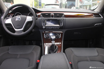 2015款众泰T600 1.5T手动精英型