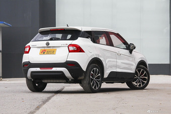 2015款中华V3 1.5T自动精英型