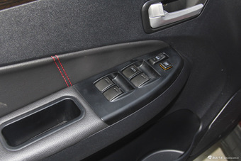 2016款风光370 1.5L手动尊享版7座