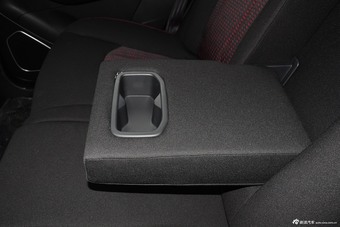 2015款 宝骏560 1.8L手动舒适型