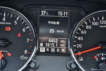 2015款逍客2.0L两驱CVT XV酷雷