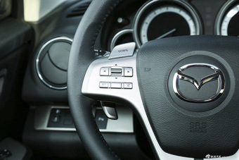 2015款睿翼2.0L自动轿跑精英型