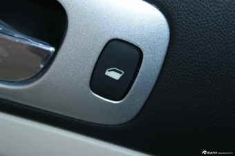 2012款标致307两厢