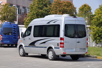 2013款中欧尊逸C型汽油版