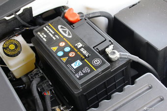 2013款 艾瑞泽7 1.6L DVVT CVT致尊版实拍