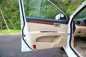 2014款荣威350 1.5T自动劲尚版