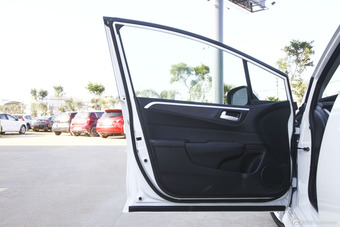 2016款杰德1.8L自动舒适版5座