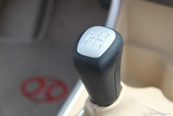 2013款北京汽车E系列三厢