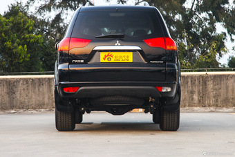 2013款帕杰罗·劲畅3.0L 自动四驱旗舰版