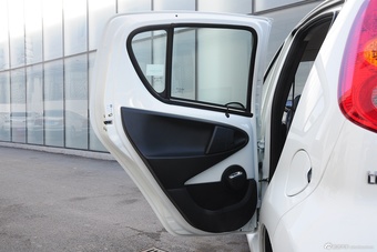 2015款比亚迪F0 1.0L手动尚酷型