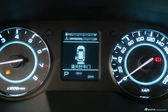 2013款瑞风M5 2.0T自动公务版