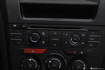 2016款DS 6 1.6T自动舒适版THP160