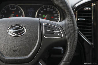 2015款陆风X8探索版2.0T汽油四驱超豪华型