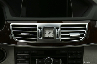 2015款奔驰E260L 2.0T自动