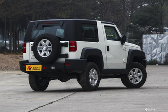 2014款北京BJ40 2.4L手动穿越版