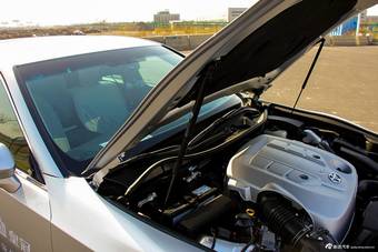 2015款皇冠2.5L自动尊享版到店实拍