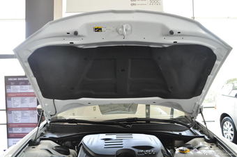 2013款克莱斯勒300C 3.6L自动尊崇版