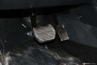 2013款东风雪铁龙C5到店实拍