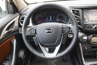 2016款比亚迪宋2.0TID自动豪华型