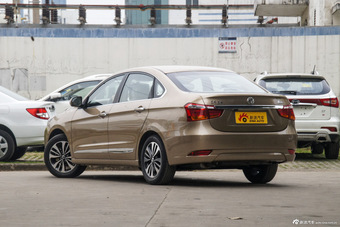 2016款风神A60 1.5L手动尊贵型