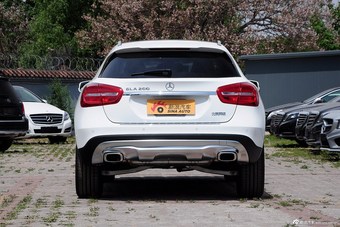 2015款奔驰GLA200时尚型