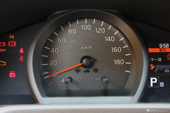 2014款NV200 1.6L CVT尊贵型国IV到店实拍