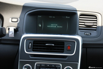 2015款沃尔沃S60L 2.0T T5 智驭版到店实拍