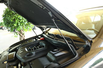 2013款红旗H7 3.0L自动尊贵型