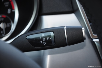 2015款奔驰ML320 4MATIC